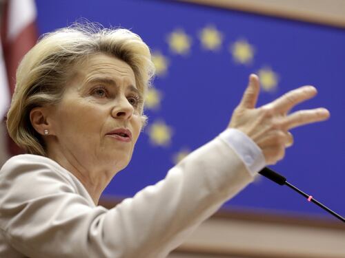Vietare il Natale? Tajani alla von der Leyen: vado sempre a messa e sono negativo
