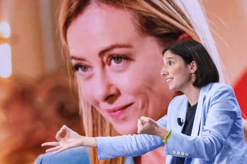 Meloni-Schlein, il duello fa arrabbiare gli "esclusi". E Conte prova a farlo saltare