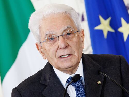Giorno della memoria, Sergio Mattarella: "Non c'è posto per l'odio". Meloni condanna le leggi razziali