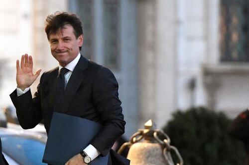 Il governo Conte giura al Quirinale