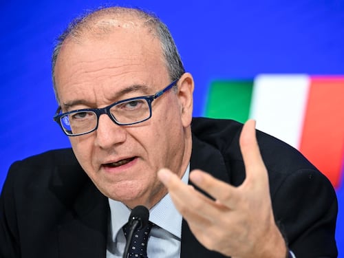 "Identità e innovazione", così Valditara rilancia il programma scolastico