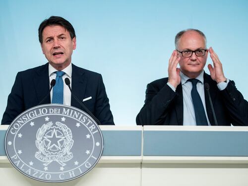Manovra, multe su Pos da luglio. Carcere per gli evasori nel Dl Fisco