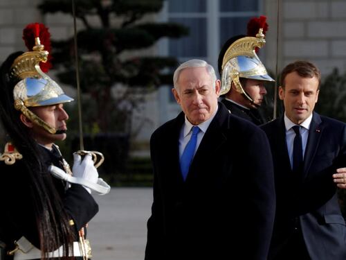 Gerusalemme, Macron avverte Netanyahu: "Mossa Trump minaccia la pace"