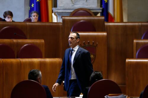 De Vito torna a presiedere l'Aula. E il M5S si divide sulla sfiducia
