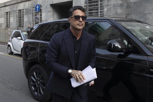 Fabrizio Corona resta senza social: cancellati tutti gli account dopo l’iniziativa di Mediaset