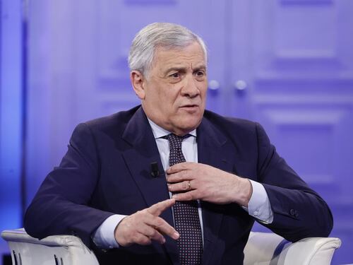 Antonio Tajani sulle armi all'Ucraina: "Le decisioni Nato vanno prese insieme"