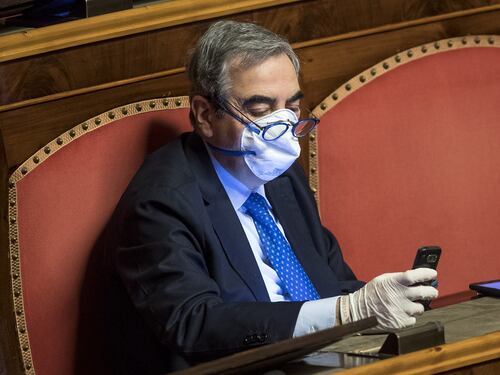 Reddito di cittadinanza ai boss, il centrodestra massacra il governo: soldi ai criminali e strozza le imprese
