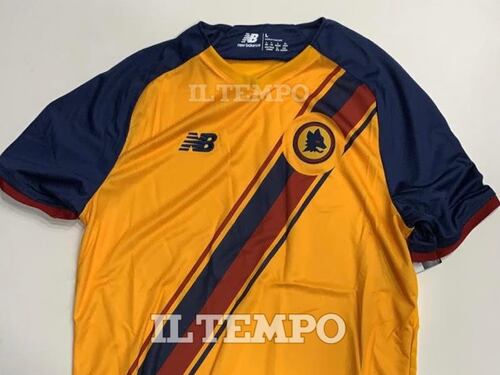 Roma, ecco la terza maglia New Balance: sarà gialla con una fascia rossoblù