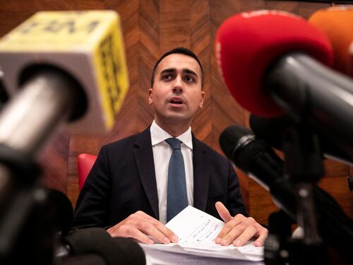 Di Maio detta i tempi delle riforme: "Quota 100 a febbraio, reddito a marzo"