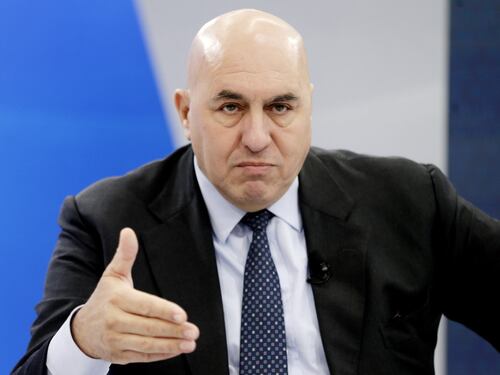 Ucraina, Crosetto smaschera Conte: da fornitore di armi a pacifista per i sondaggi