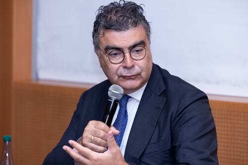 Venezia, i ProPal mettono il bavaglio a Fiano. Fassino: “Gesto di prevaricazione intollerabile”
