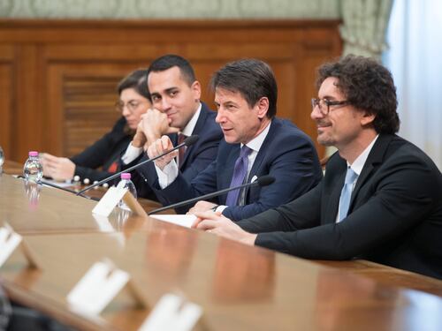 Zuccaro chiede l'archiviazione per Di Maio, Conte e Toninelli