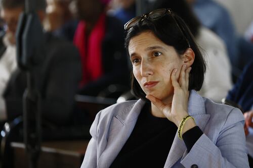 Elly Schlein, la sua strategia? Perdere con un certo stile