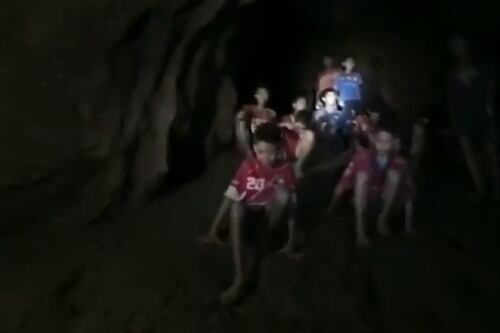 Tra scavi e lezioni di nuoto ci vorranno mesi per portare i bambini fuori dalla grotta