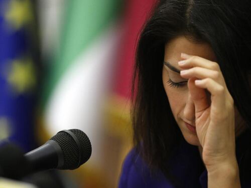 Raggi, arriva la sentenza che fa tremare Grillo