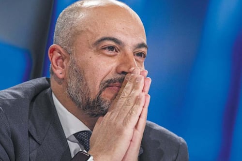 Vaccini anti-Covid, Paragone: solo annunci di tavoli e commissioni
