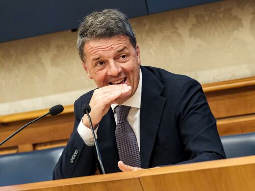 Renzi, la foto della ferrata e lo sfottò a Conte: "Ho rischiato di più quando..."