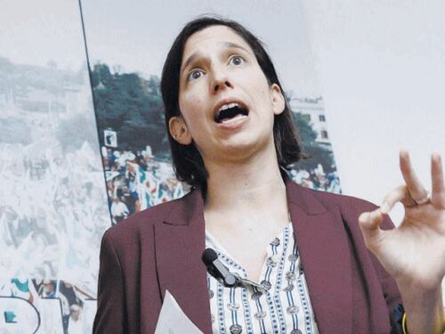 Elly Schlein ammaina le bandiere: in piazza senza vessilli della Palestina