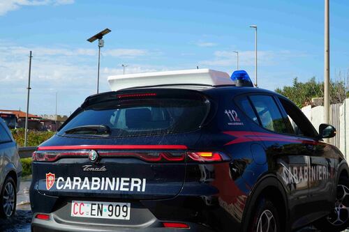 Terrorismo, progettava strage in una scuola: arrestato 17enne