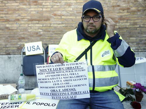 "Da qui non mi muovo" Stefano Puzzer, la protesta contro il green pass si sposta a Piazza del Popolo