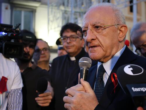 Pd, De Luca ospite di Renzi rottama Schlein: linea totalmente bocciata