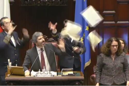 Scontro alla Camera sul referendum. Fico sbotta e poi si scusa