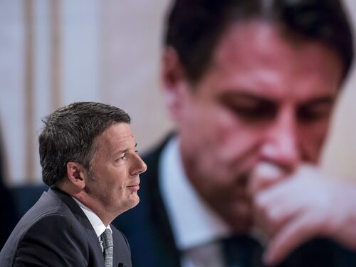 Renzi stacca la spina al governo: ecco il piano. E Conte già pensa alle elezioni