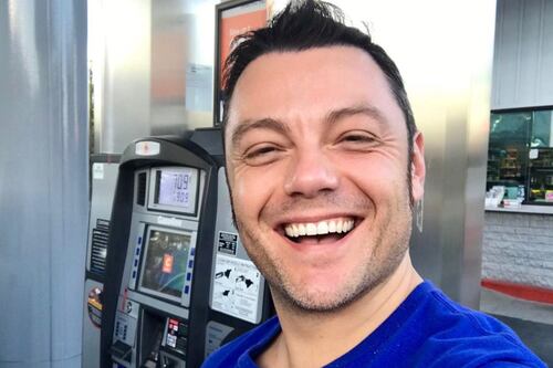Tiziano Ferro e Fedez, scambio di accuse. Scontro su bullismo e omofobia
