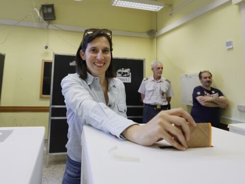 Referendum, il dato sull'affluenza gela la sinistra: quanti hanno votato alle 12