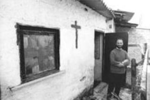 Addio Don Roberto Sardelli, l'ultima missione del prete dei baraccati