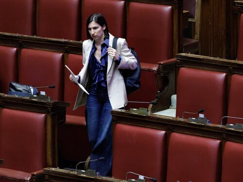 Sanità, si vota la legge Schlein. Ma i banchi Pd sono vuoti