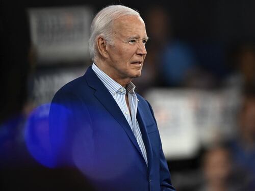 Biden, sondaggio impietoso: "Non dispone della salute mentale". La percentuale