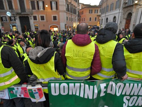 Ncc infuriati in piazza a Roma