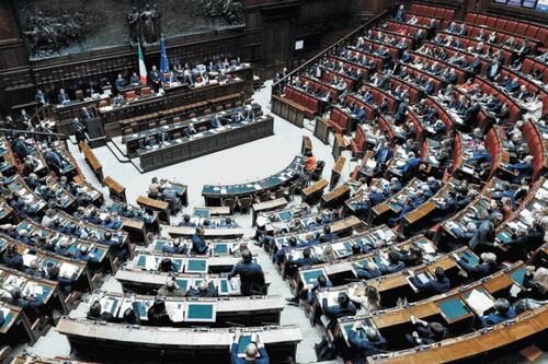 Il taglio dei deputati non fa risparmiare, così si spende di più