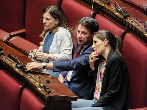 M5S, la rielezione soviet di Conte. Appendino insiste: “Cambiare la rotta”