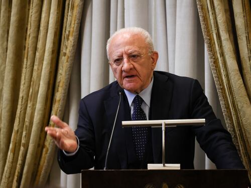 Campania, il piano di De Luca per far deragliare i candidati di Schlein