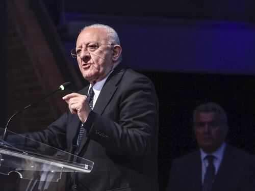 Terzo mandato, De Luca promuove Meloni: "Prova di intelligenza politica"