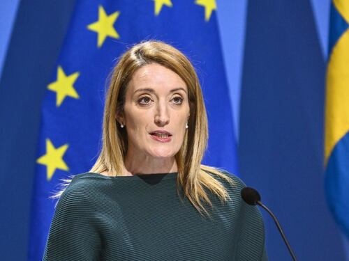Qatargate, l'affondo di Roberta Metsola: il Parlamento europeo è sotto attacco
