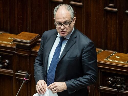 Eurogruppo, c'è solo il Mes. E il ministro Gualtieri canta pure vittoria