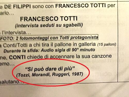 Totti al Festival e il Piccione: laziali furiosi per lo sfottò "occulto"