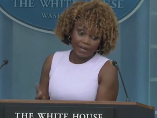 Joe Biden, gelo in conferenza stampa: "Soffre di demenza?", la risposta della portavoce