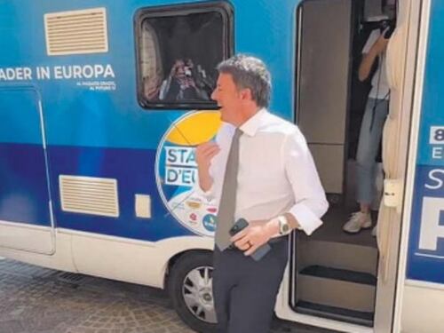 Matteo Renzi rispolvera il camper. E lancia le card "DiffeRenzi"