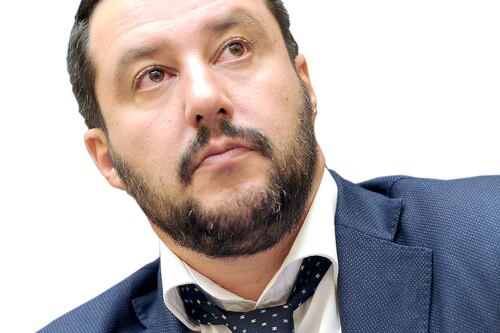 L'Ue: "Seimila euro a migrante". Salvini: "Niente elemosine"