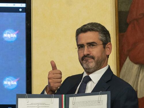 Cortocircuito M5s, vogliono "processare" Fraccaro ma è uno dei probiviri chiamati a giudicare