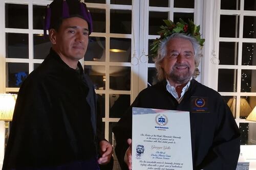Laurea honoris causa a Beppe Grillo. Ma l'università è tutta un programma