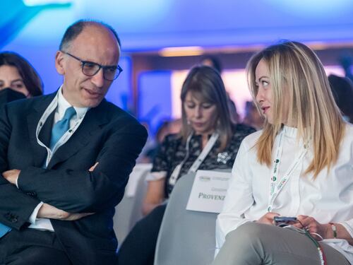 Elezioni, niente faccia a faccia in tv per Enrico Letta e Giorgia Meloni. “Viola la par condicio”
