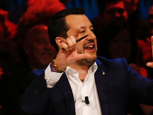Salvini incalza Speranza: coronavirus come peste e colera, no frontiere aperte