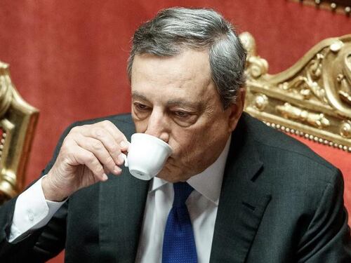 Draghi ordina il doppio dei caffè di Conte. Maxi-scorta di cialde per il prossimo premier