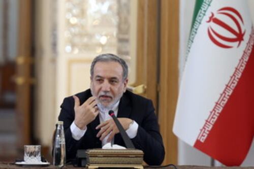 L'Iran agli Usa: "Consegniamo l'uranio se revocate le sanzioni". Rivelate le condizioni dell'accordo