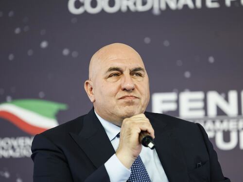 Migranti, il ministro Crosetto va all'attacco: l'Europa ci verrà dietro